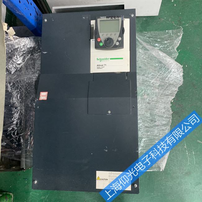 ʩ�͵±�Ƶ��������ʾSCF3����ά�ް���