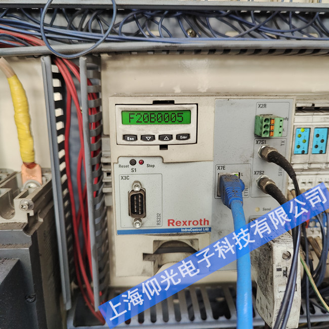 ��ʿ���ŷ�������������ʾF2820ά�޷���