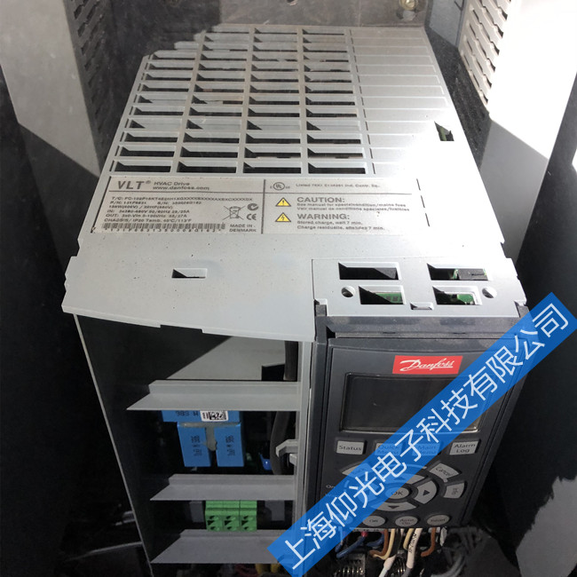 ����˹FCM300��Ƶ���ϵ粻���й���ά�ް���